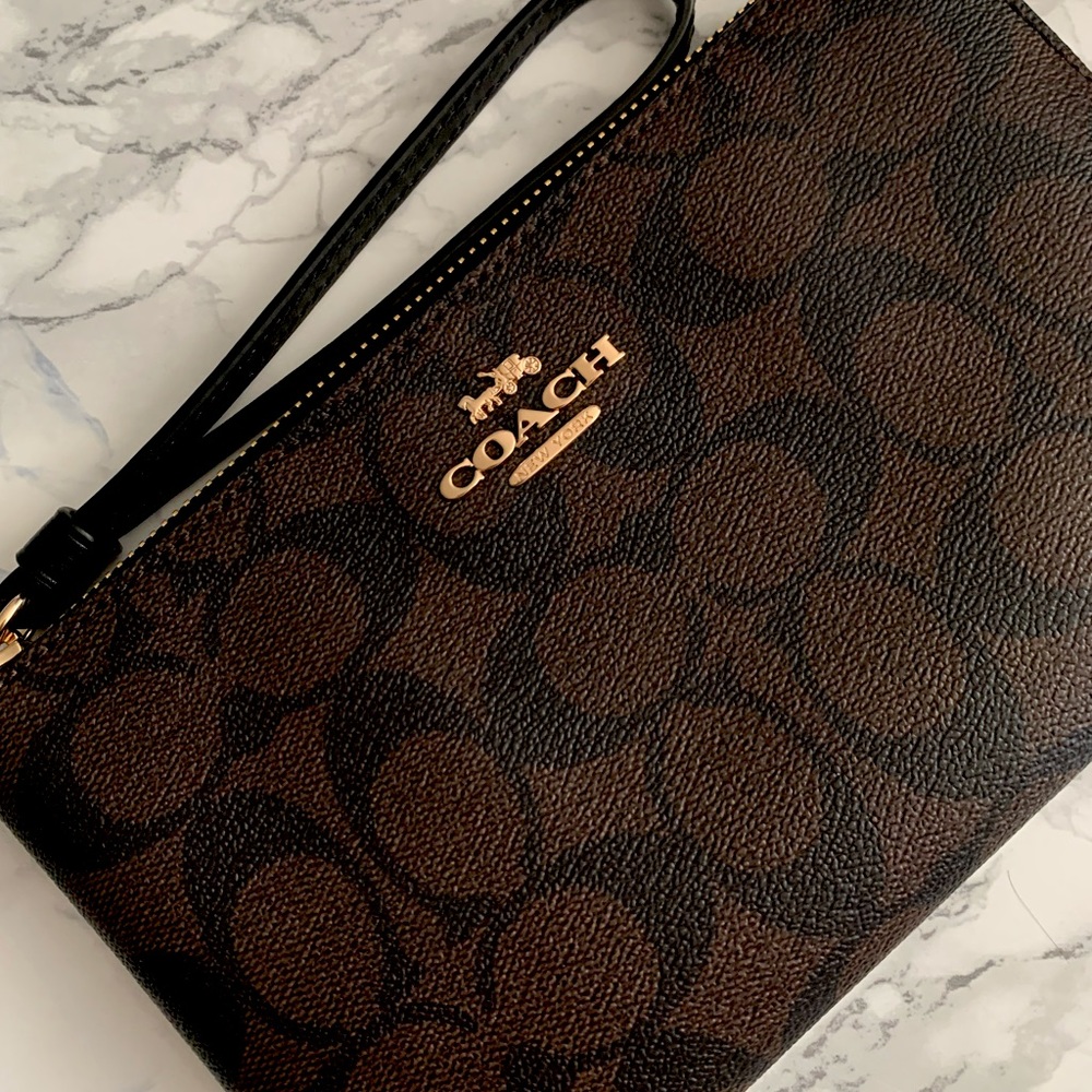 🆕 Large Coach Wristlet - Picture 1 of 3